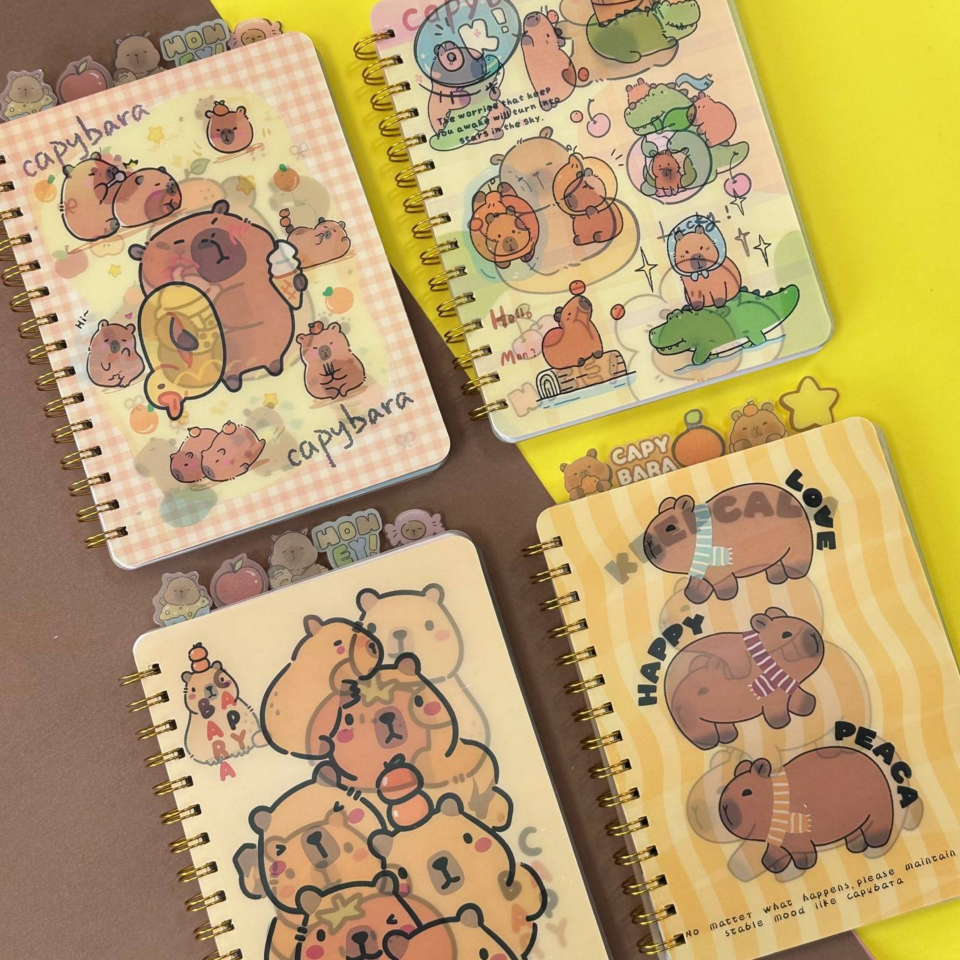 Capy Bara Ayraçlı Hologram Kapak Spiralli Defter 120 Yaprak Çizgili