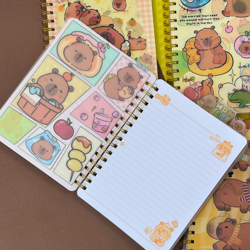 Capy Bara Ayraçlı Hologram Kapak Spiralli Defter 120 Yaprak Çizgili