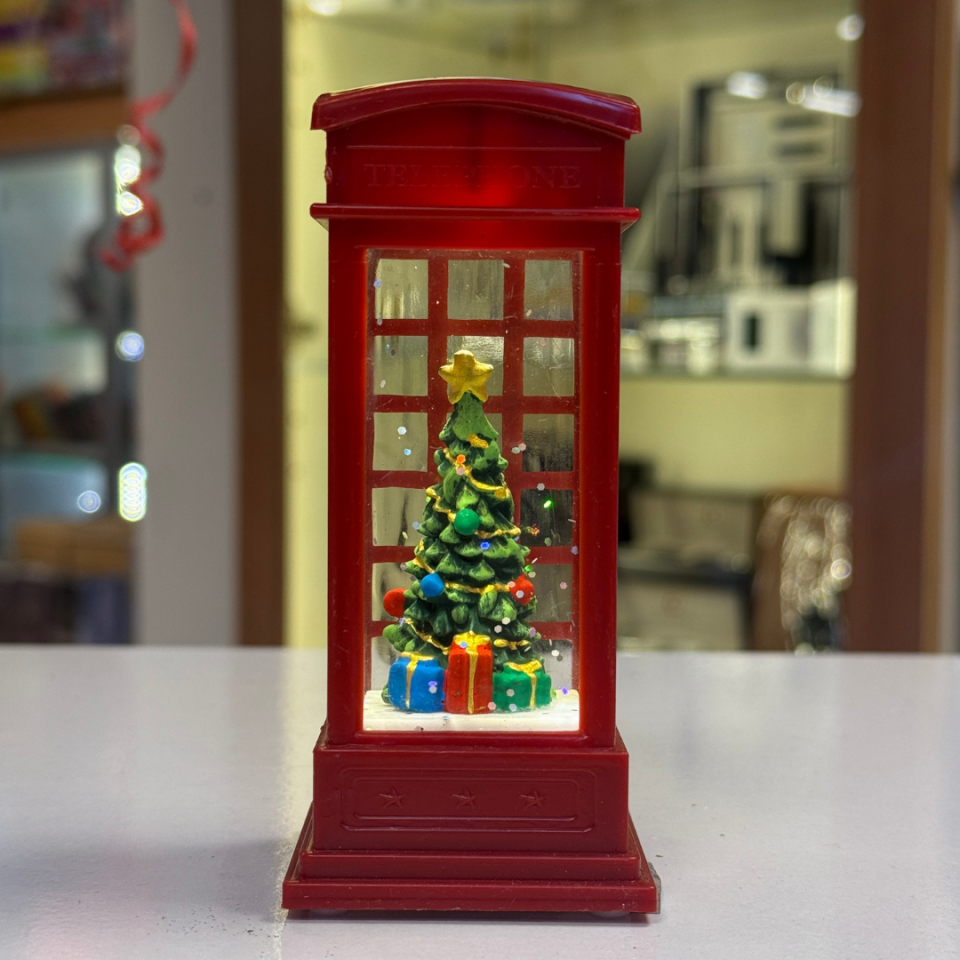 Işıklı Kırmızı Telefon Kulübesi Yılbaşı Dekoru – Pilli Kar Efektli
