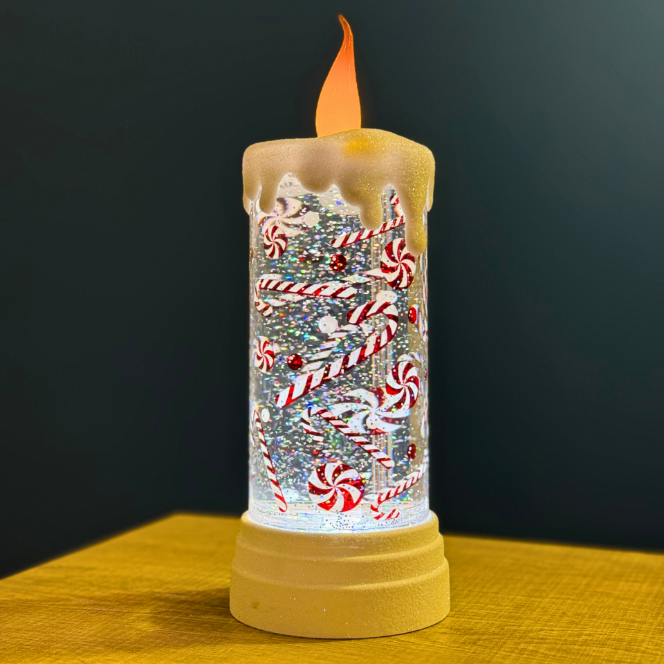 Müzikli & Işıklı Yılbaşı Kar Küresi Mum 30 cm – Çift Modlu, Pilli & Adaptörlü Simli LED Kar Küresi