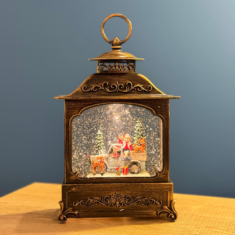 Lüks Fener Tipi Işıklı & Müzikli Kar Küresi 30 cm – Adaptörlü & Pilli, Çift Modlu Noel Müzikli Yılbaşı Dekoru